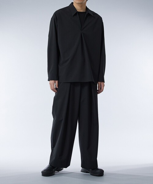 UNITED TOKYO（ユナイテッドトウキョウ）の「DRY WOOL スキッパーポロ｜セットアップ着用可能（シャツ/ブラウス・メンズ・ブラック/グレー・1/2）」の21枚目の写真