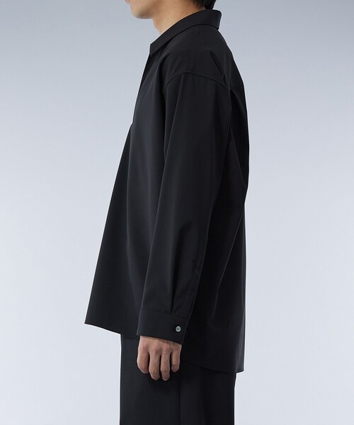 UNITED TOKYO（ユナイテッドトウキョウ）の「DRY WOOL スキッパーポロ｜セットアップ着用可能（シャツ/ブラウス・メンズ・ブラック/グレー・1/2）」の19枚目の写真