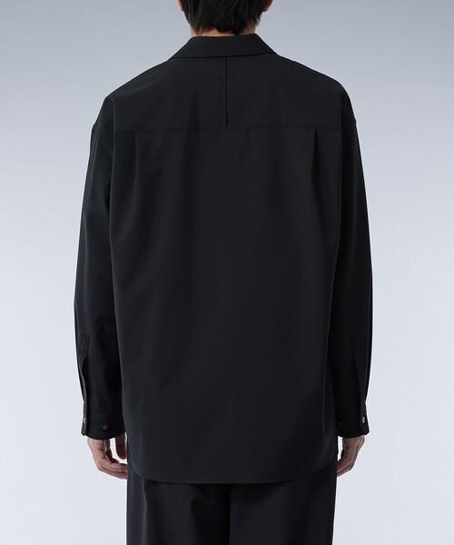 UNITED TOKYO（ユナイテッドトウキョウ）の「DRY WOOL スキッパーポロ｜セットアップ着用可能（シャツ/ブラウス・メンズ・ブラック/グレー・1/2）」の18枚目の写真