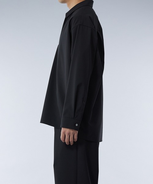 UNITED TOKYO（ユナイテッドトウキョウ）の「DRY WOOL スキッパーポロ｜セットアップ着用可能（シャツ/ブラウス・メンズ・ブラック/グレー・1/2）」の9枚目の写真