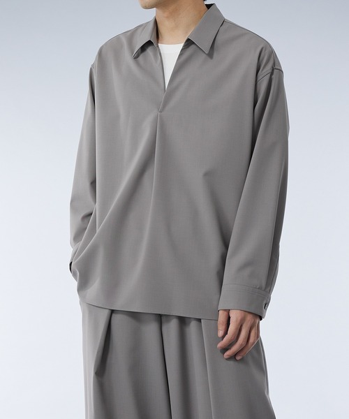 UNITED TOKYO（ユナイテッドトウキョウ）の「DRY WOOL スキッパーポロ｜セットアップ着用可能（シャツ/ブラウス・メンズ・ブラック/グレー・1/2）」の4枚目の写真