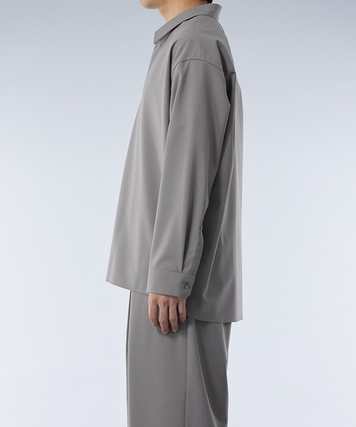 UNITED TOKYO（ユナイテッドトウキョウ）の「DRY WOOL スキッパーポロ｜セットアップ着用可能（シャツ/ブラウス・メンズ・ブラック/グレー・1/2）」の5枚目の写真