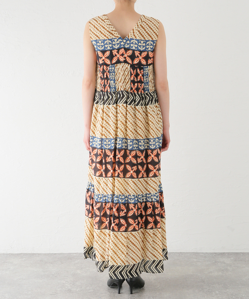 ワンピース MURAL PRINT SHIRRING DRESS sara mallika（サラ マリカ）の「【SARA MALLIKA】MURAL PRINT