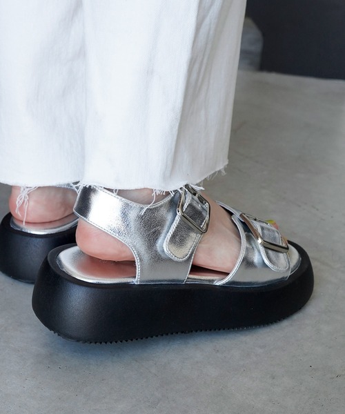 SESTO（セスト）の「ダブルベルト厚底サンダル（サンダル・レディース・ブラック/アイボリー/シルバー・S/M/L/LL/3L）」の10枚目の写真