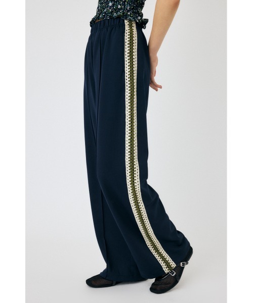 MOUSSY（マウジー）の「CROCHET SIDE LINE パンツ（その他パンツ・レディース・ホワイト/ネイビー・2/1）」の2枚目の写真