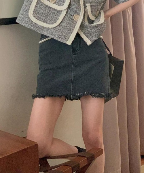 leune(ルネ)の「パールデニムミニスカート(スカート・レディース・ブルー/ブラック・FREE)」の14枚目の写真