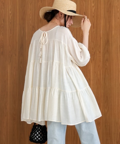 Bab（バブ）の「前後2WAYティアードトップス（シャツ/ブラウス・レディース・アイボリー/ベージュ/ブルー・M）」の6枚目の写真