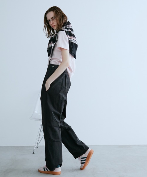 Auntie Rosa Holiday（アンティローザホリデー）の「ナイロンサイドシャーリングサロペット（サロペット/オーバーオール・レディース・カーキ/ブラック・FREE）」の16枚目の写真