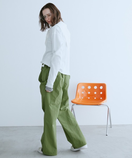 Auntie Rosa Holiday（アンティローザホリデー）の「ナイロンサイドシャーリングサロペット（サロペット/オーバーオール・レディース・カーキ/ブラック・FREE）」の6枚目の写真