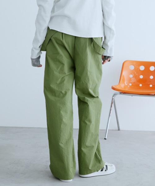 Auntie Rosa Holiday（アンティローザホリデー）の「ナイロンサイドシャーリングサロペット（サロペット/オーバーオール・レディース・カーキ/ブラック・FREE）」の3枚目の写真