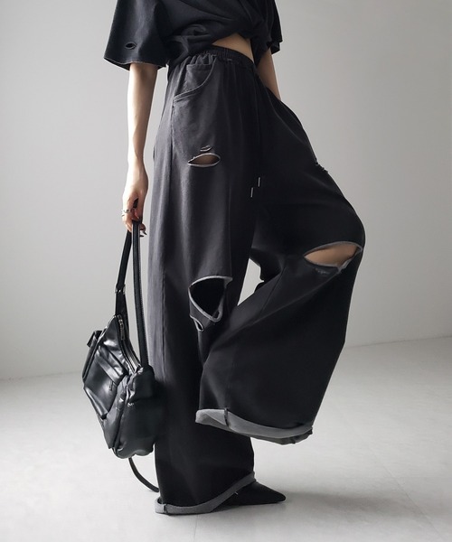 me+em select(ミームセレクト)の「ピグメントダメージワイドスウェットパンツ / pigment damage wide sweatpants(スウェットパンツ・レディース・ブラック・FREE)」の8枚目の写真