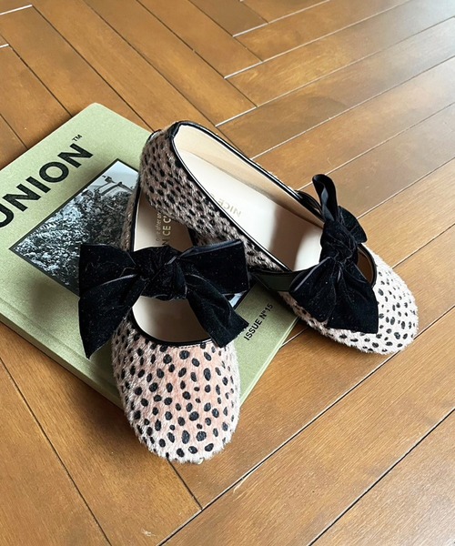 one after another NICE CLAUP（ワンアフターアナザーナイスクラップ）の「リボンカンフーシューズ/WEB限定アイテム（バレエシューズ・レディース・ゴールド/レオパード・LL/S/M/L）」の5枚目の写真