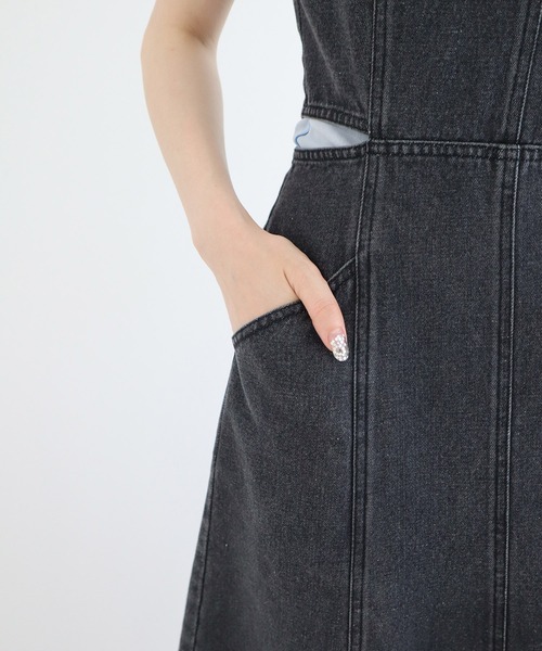 earth music&ecology（アースミュージックアンドエコロジー）の「サイドカットデニムキャミワンピース（ワンピース・レディース・ブラック/インディゴブルー・FREE）」の13枚目の写真
