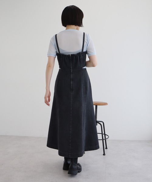earth music&ecology（アースミュージックアンドエコロジー）の「サイドカットデニムキャミワンピース（ワンピース・レディース・ブラック/インディゴブルー・FREE）」の14枚目の写真
