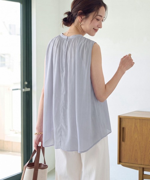 STYLE DELI(スタイルデリ)の「微シアー楊柳ノースリギャザーブラウス(Tシャツ/カットソー・レディース・ブルー系その他/グリーン系その他/ブラック・FREE)」の16枚目の写真