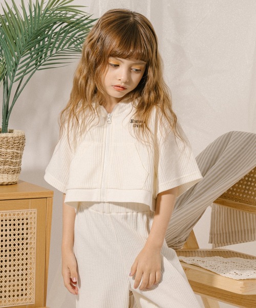 URBAN CHERRY（アーバンチェリー）の「【さらっと触感】ワッフルクロップドフードパーカー（パーカー・キッズ・ブルー/ブラック/ホワイト・110cm/120cm/130cm/140cm/150cm）」の11枚目の写真