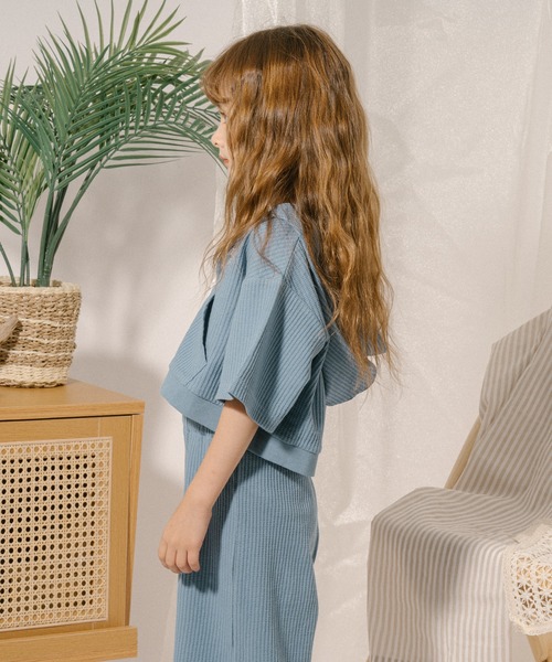 URBAN CHERRY（アーバンチェリー）の「【さらっと触感】ワッフルクロップドフードパーカー（パーカー・キッズ・ブルー/ブラック/ホワイト・110cm/120cm/130cm/140cm/150cm）」の19枚目の写真