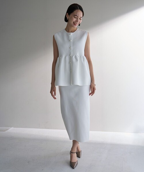 UNFILO（アンフィーロ）の「ポリエステルフォルム Ｉラインスカート（スカート・レディース・ネイビー系/ホワイト系/ブラック系・SMALL/ST/MEDIUM/MT/LARGE/LT）」の6枚目の写真