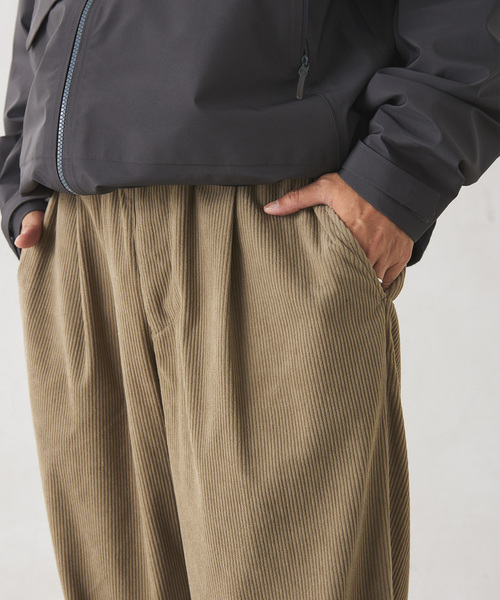 JOURNAL STANDARD relume(ジャーナルスタンダード レリューム)の「TECH SOLOTEX コーデュロイウォッシャブル イージースラックス(スラックス・メンズ・チョコ/ブラック/チャコールグレー/ベージュ系その他・LARGE/X-LARGE/MEDIUM/SMALL)」の4枚目の写真