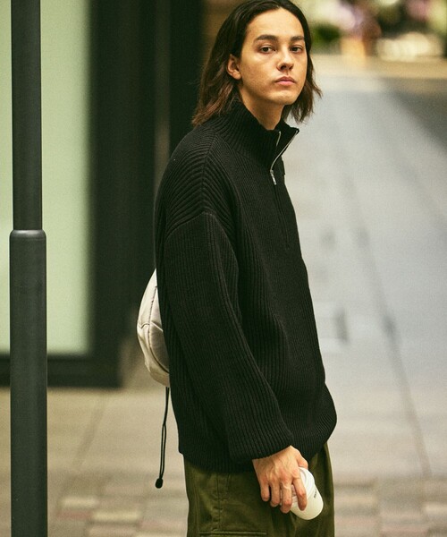 FREAK'S STORE（フリークスストア）の「限定展開 リラックスフィット 畦編み ハーフジップ ニット / スタンドリブ（ニット/セーター・メンズ・チャコールグレー/ネイビー/レッド/ブラウン/グリーン/ブラック・MEDIUM/LARGE/SMALL）」の21枚目の写真