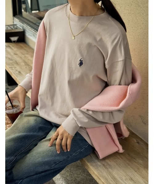 U.S. POLO ASSN.（ユーエスポロアッスン）の「[U.S. POLO ASSN.][別注][大きいサイズ有]ユニセックスワンポイント刺繍長袖Tシャツ（Tシャツ/カットソー・レディース・ネイビー/アイボリー/オートミール・MEDIUM/LARGE/X-LARGE）」の2枚目の写真