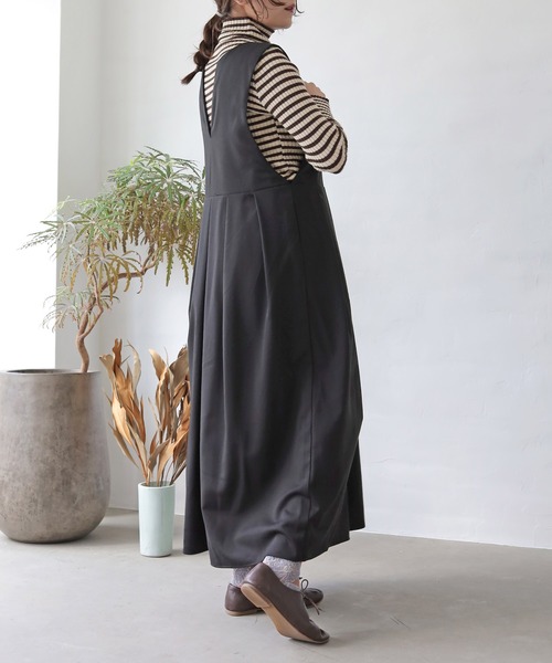 Crisp（クリスプ）の「キーネックタックジャンパースカート（ジャンパースカート・レディース・ブルー/ブラック/ベージュ・FREE）」の6枚目の写真