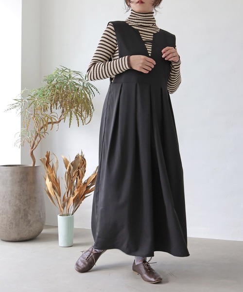 Crisp（クリスプ）の「キーネックタックジャンパースカート（ジャンパースカート・レディース・ブルー/ブラック/ベージュ・FREE）」の7枚目の写真