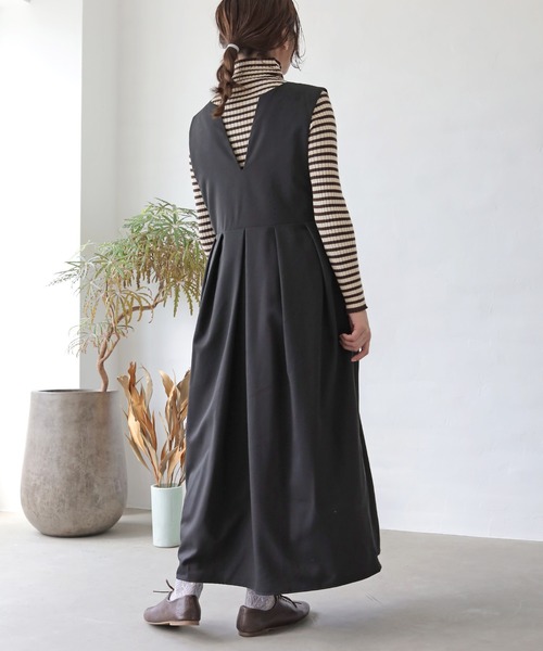 Crisp（クリスプ）の「キーネックタックジャンパースカート（ジャンパースカート・レディース・ブルー/ブラック/ベージュ・FREE）」の8枚目の写真