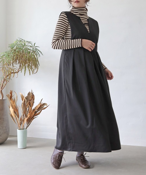Crisp（クリスプ）の「キーネックタックジャンパースカート（ジャンパースカート・レディース・ブルー/ブラック/ベージュ・FREE）」の5枚目の写真