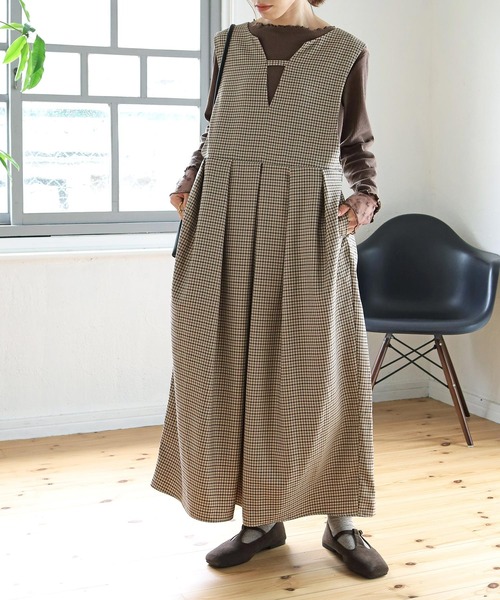 Crisp（クリスプ）の「キーネックタックジャンパースカート（ジャンパースカート・レディース・ブルー/ブラック/ベージュ・FREE）」の16枚目の写真