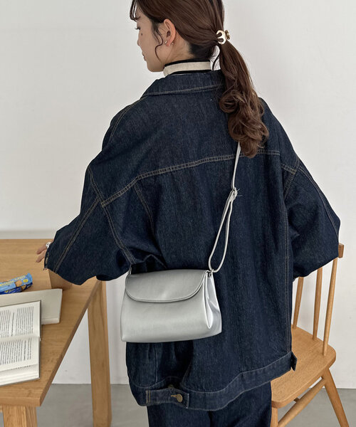 DISCOAT（ディスコート）の「ミニフラップショルダーバッグ（ショルダーバッグ・レディース・ブラック/シルバー/ベージュ・FREE）」の10枚目の写真