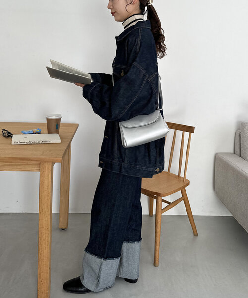 DISCOAT（ディスコート）の「ミニフラップショルダーバッグ（ショルダーバッグ・レディース・ブラック/シルバー/ベージュ・FREE）」の12枚目の写真