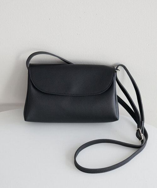 DISCOAT（ディスコート）の「ミニフラップショルダーバッグ（ショルダーバッグ・レディース・ブラック/シルバー/ベージュ・FREE）」の16枚目の写真