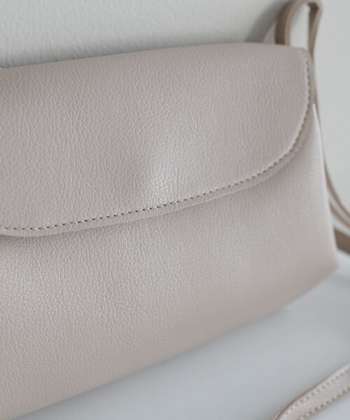 DISCOAT（ディスコート）の「ミニフラップショルダーバッグ（ショルダーバッグ・レディース・ブラック/シルバー/ベージュ・FREE）」の18枚目の写真