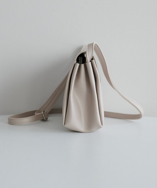 DISCOAT（ディスコート）の「ミニフラップショルダーバッグ（ショルダーバッグ・レディース・ブラック/シルバー/ベージュ・FREE）」の20枚目の写真