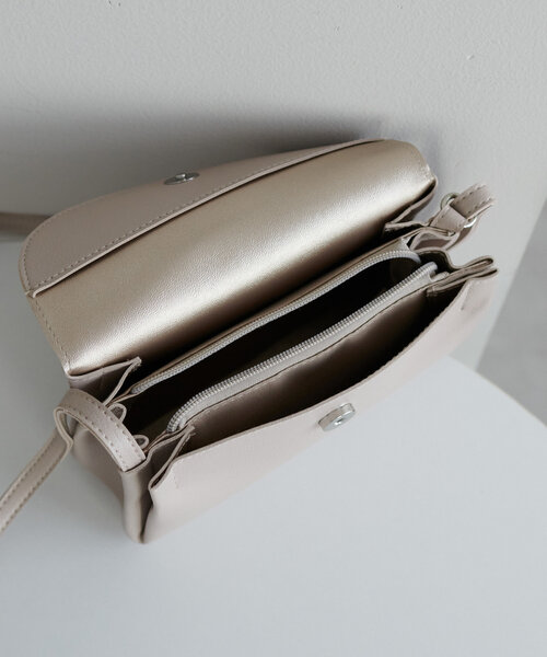 DISCOAT（ディスコート）の「ミニフラップショルダーバッグ（ショルダーバッグ・レディース・ブラック/シルバー/ベージュ・FREE）」の21枚目の写真