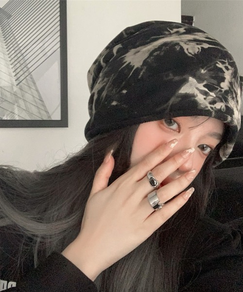 DEVICE（デバイス）の「Y2K 韓国風 ストリート スタイル タイダイ ビーニー キャップ（ニットキャップ/ビーニー・レディース・ブラック×グレー・FREE）」の2枚目の写真