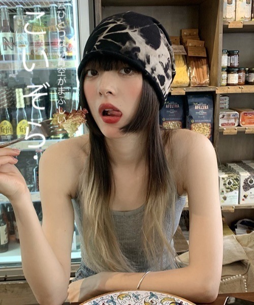 DEVICE（デバイス）の「Y2K 韓国風 ストリート スタイル タイダイ ビーニー キャップ（ニットキャップ/ビーニー・レディース・ブラック×グレー・FREE）」の22枚目の写真