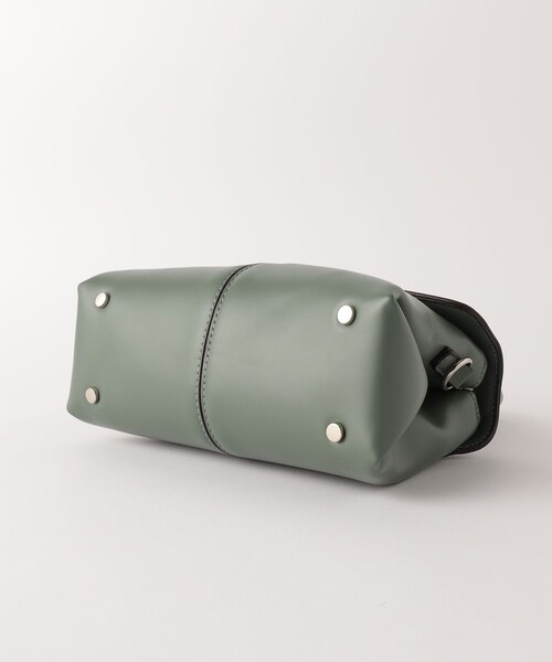 green label relaxing(グリーンレーベルリラクシング)の「ワンハンドル フラップ ミニバッグ(ショルダーバッグ・レディース・ブラック/ナチュラル/ライム・FREE)」の12枚目の写真