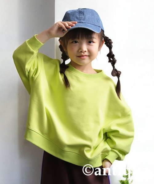 antiqua（アンティカ）の「ショート丈トップス（スウェット・キッズ・ネイビー/チャコールグレー/スミクロ/ブラック/ホワイト/ライトグリーン・130/120）」の5枚目の写真