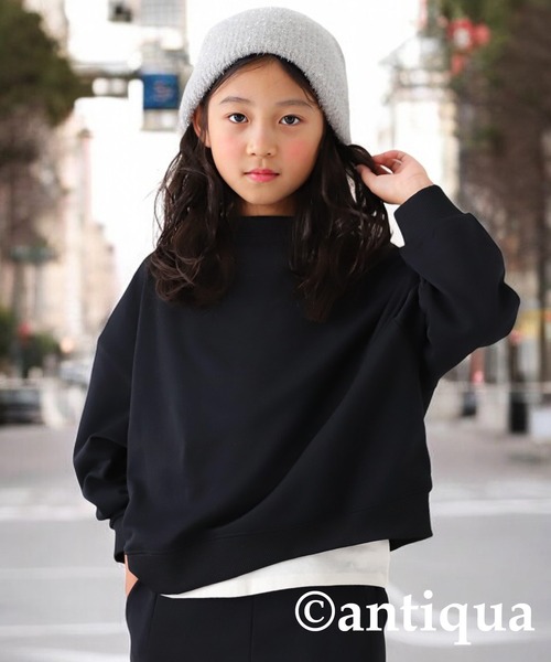 antiqua（アンティカ）の「ショート丈トップス（スウェット・キッズ・ネイビー/チャコールグレー/スミクロ/ブラック/ホワイト/ライトグリーン・130/120）」の3枚目の写真