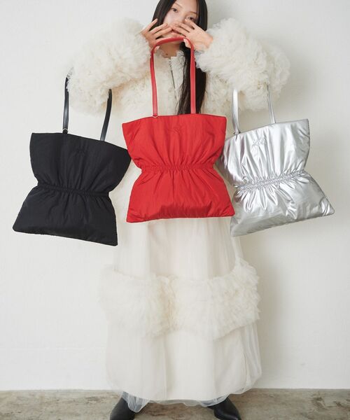 kivi（キヴィ）の「ギャザートートバッグ（トートバッグ・レディース・ブラック/シルバー/レッド・ONE SIZE）」の4枚目の写真