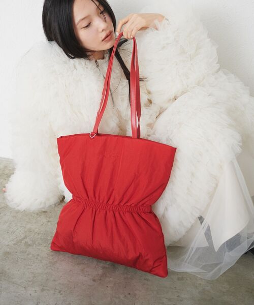 kivi（キヴィ）の「ギャザートートバッグ（トートバッグ・レディース・ブラック/シルバー/レッド・ONE SIZE）」の5枚目の写真