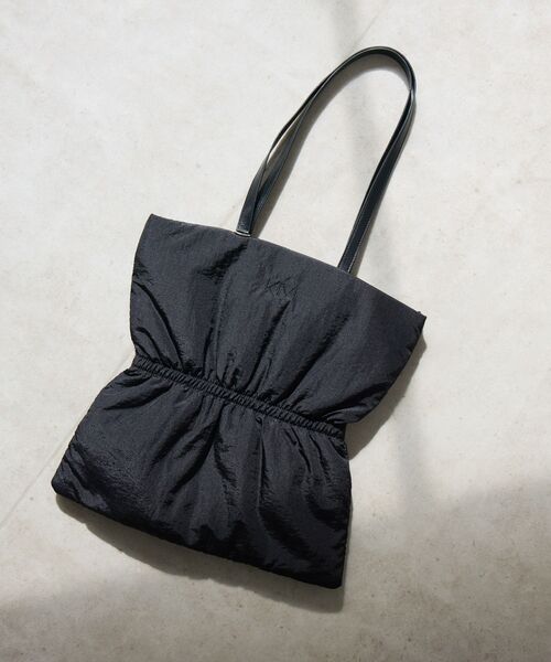 kivi（キヴィ）の「ギャザートートバッグ（トートバッグ・レディース・ブラック/シルバー/レッド・ONE SIZE）」の9枚目の写真
