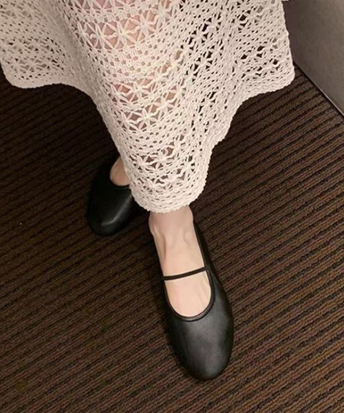Lace Ladies（レースレディース）の「レザー調 ゴム ストラップ付き ベーシック フラット パンプス（パンプス・レディース・ブラック/アイボリー・25cm/24.5cm/24cm/23.5cm/23cm/22.5cm）」の10枚目の写真