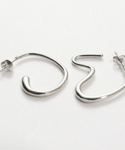 JEANASIS(ジーナシス)の「【ステンレス】アシメフープピアス/253476(ピアス(両耳用)・レディース・シルバー/ゴールド・FREE)」の4枚目の写真