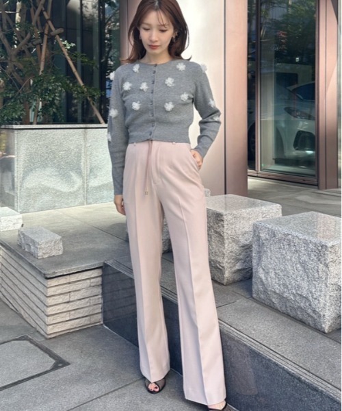 SNIDEL(スナイデル)の「ベルト付きセミフレアパンツ(その他パンツ・レディース・ベージュ系その他/ピンク/ネイビー・1/0)」の3枚目の写真