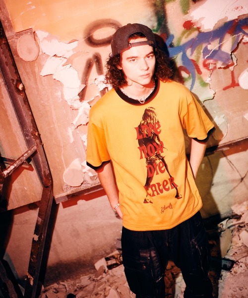 glamb(グラム)の「Reversible T-Shirt / リバーシブルTシャツ(Tシャツ/カットソー・メンズ・イエロー/ネイビー/チャコール・S/M/L)」の15枚目の写真