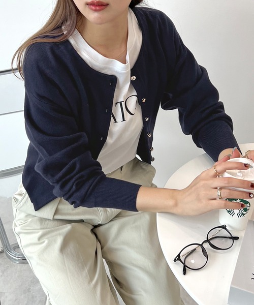 Futier land（フューティアランド）の「《26SS 新作》【新色追加】ゴールドボタンラウンドネックカーディガン（カーディガン/ボレロ・レディース・レッド/ネイビー/ライトベージュ/グレイッシュベージュ/グリーン系その他/グレー/オフホワイト/ピンク・MEDIUM/LARGE）」の17枚目の写真