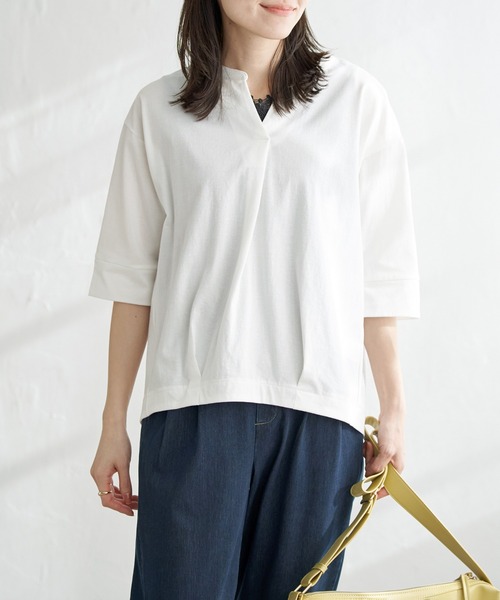 ikka(イッカ)の「梨地ジョーゼットスキッパープルオーバー(Tシャツ/カットソー・レディース・ブルー/オフホワイト/ブラック/ライトグレー・L/M/S)」の2枚目の写真